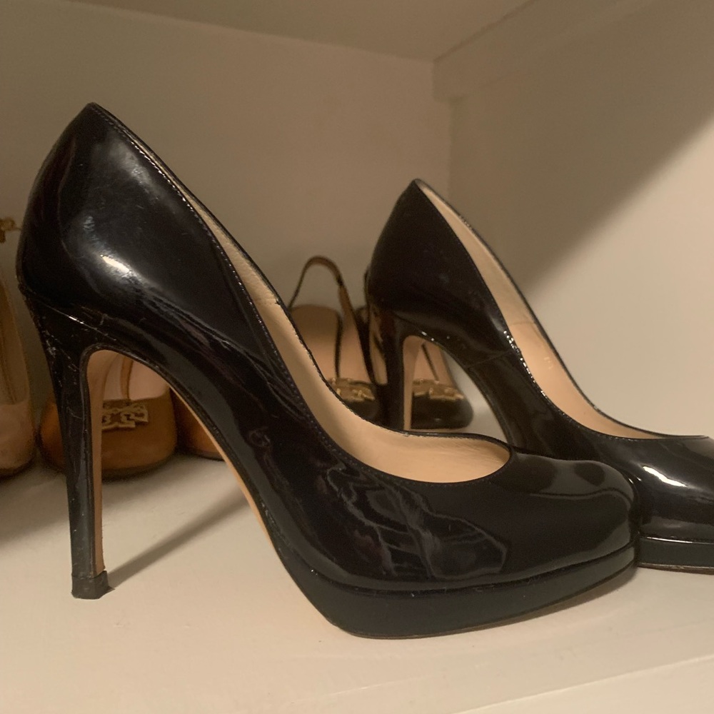 Navy Blue LK Bennett- London pumps